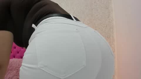 Snapshot of milu_gomez chatting on 26, 2, 2026 Milu Gomez online show from 26, 2, 2026