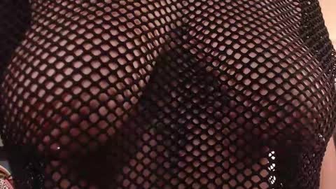 Milu Wallace  online show from 28, 10, 2025