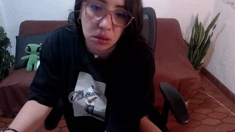 Snapshot of milu_w4llace chatting on 8, 3, 2026 Milu Wallace online show from 8, 3, 2026