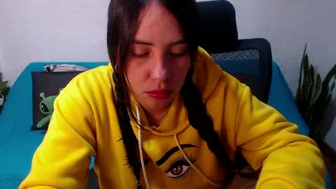 Snapshot of milu_w4llace chatting on 27, 3, 2026 Milu Wallace online show from 27, 3, 2026