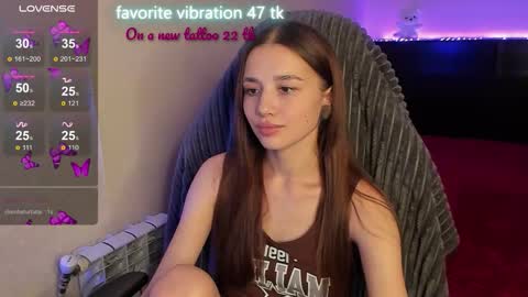 Snapshot of milyamess chatting on 8, 10, 2025 Emily online show from 8, 10, 2025