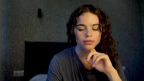 Snapshot of milycclars chatting on 12, 9, 2025 Linda online show from 12, 9, 2025