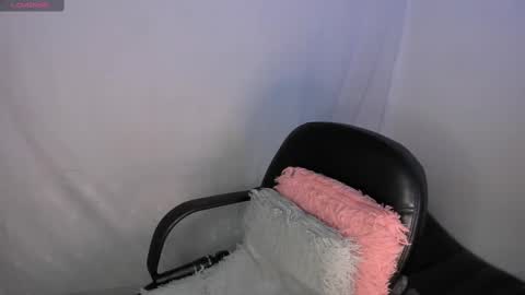 Mily  online show from 21, 2, 2025