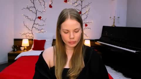 Kelly online show from 5, 3, 2025