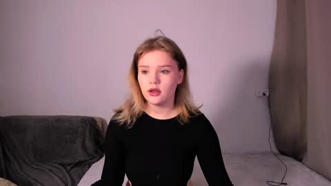 hi Im Mina  online show from 13, 12, 2024