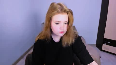 hi Im Mina  online show from 12, 11, 2025