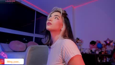 Snapshot of ming_yue_ chatting on 25, 1, 2025 My name is Fer Nice to meet you give it a thumbs up please its important online show from 25, 1, 2025
