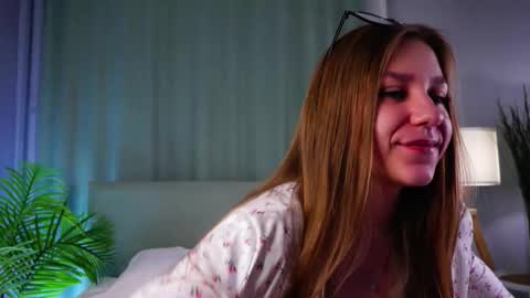 Snapshot of minhgrow chatting on 1, 2, 2026 Mary online show from 1, 2, 2026