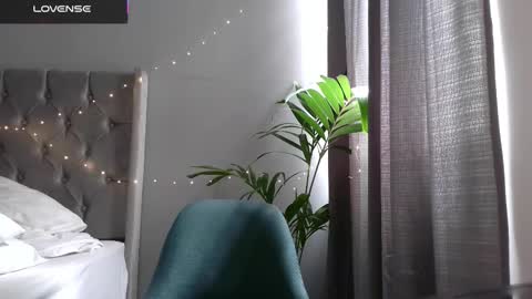   Mini Mila Kunis ft Ashton Katchero. Follow me to stay in touch  online show from 14, 11, 2025