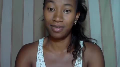 minouch211907 online show from 15, 2, 2025