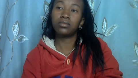 Snapshot of minouch211907 chatting on 8, 7, 2026 minouch211907 online show from 8, 7, 2026