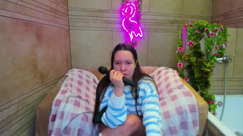 Snapshot of mira_karter chatting on 13, 12, 2024 Mira online show from 13, 12, 2024