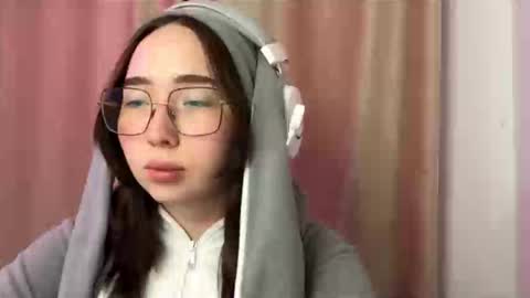 Snapshot of mira_light_ chatting on 6, 10, 2025 mira_light_ online show from 6, 10, 2025