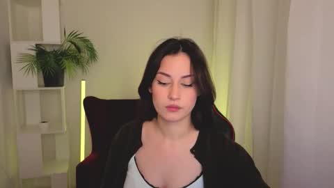 Snapshot of mirandabey chatting on 22, 10, 2025 Jasmine online show from 22, 10, 2025
