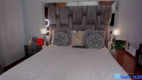 Snapshot of mirandacollins_ chatting on 14, 10, 2025 Miranda online show from 14, 10, 2025