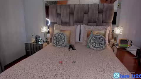 Snapshot of mirandacollins_ chatting on 2, 11, 2025 Miranda online show from 2, 11, 2025