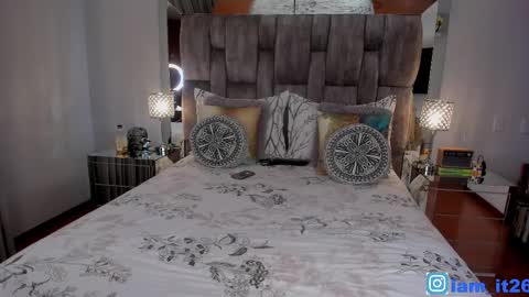 Snapshot of mirandacollins_ chatting on 5, 11, 2025 Miranda online show from 5, 11, 2025