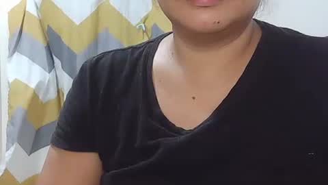 Snapshot of mireille_27 chatting on 15, 11, 2025 mireille_27 online show from 15, 11, 2025