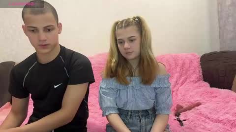 Snapshot of mirelcouple chatting on 1, 6, 2026 mirelcouple online show from 1, 6, 2026