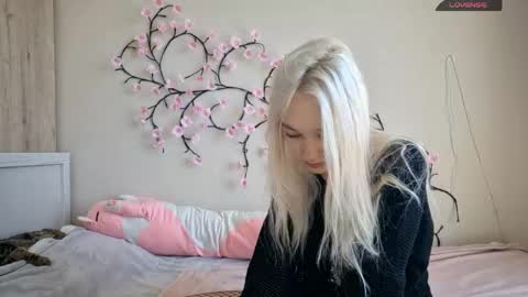 MisaMew online show from 28, 4, 2026