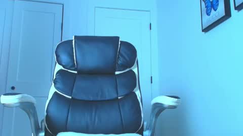 instagram   mishell hadid online show from 16, 1, 2026