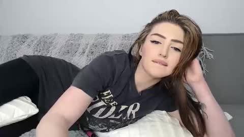 Snapshot of mishymoon chatting on 29, 9, 2025 Elora online show from 29, 9, 2025
