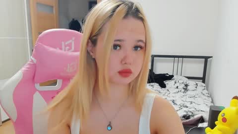 Snapshot of miss__selena chatting on 4, 2, 2025 miss__selena online show from 4, 2, 2025