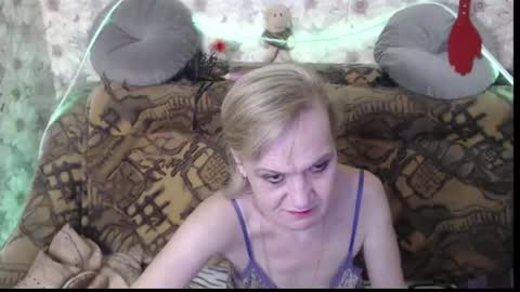 Snapshot of miss_bekker chatting on 12, 12, 2024 ask me online show from 12, 12, 2024