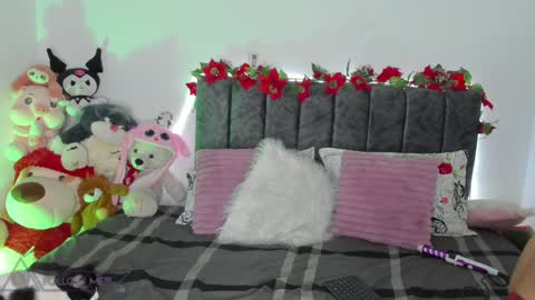 Snapshot of miss_brunette_ chatting on 1, 1, 2025 lucy 3 online show from 1, 1, 2025