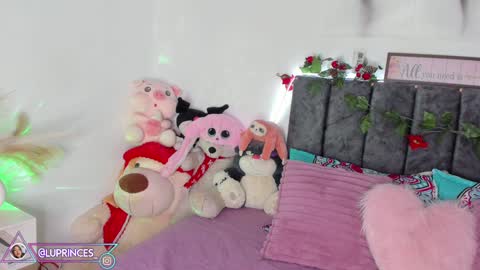 Snapshot of miss_brunette_ chatting on 4, 2, 2025 lucy 3 online show from 4, 2, 2025