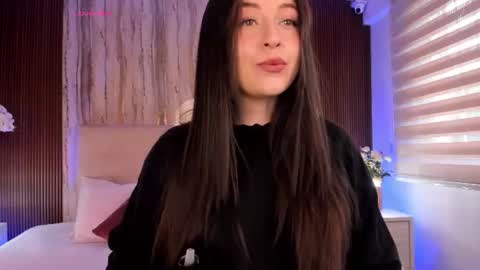 Snapshot of miss_daliaa chatting on 22, 6, 2026 Natalia Aristizbal online show from 22, 6, 2026