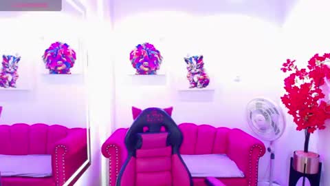 Snapshot of miss_dolly1 chatting on 4, 7, 2026 Melanie online show from 4, 7, 2026