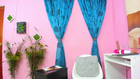 Monica Patricia online show from 8, 2, 2025