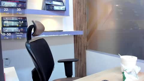 Snapshot of miss_horney chatting on 15, 4, 2026 miss_horney online show from 15, 4, 2026