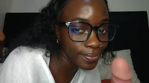 SensuElle  WHAT I DONT SHOW HERE... YOULL ONLY SEE IN PRIVATE  online show from 22, 6, 2026
