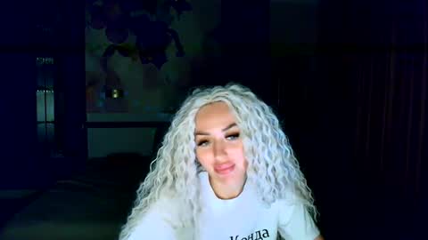 Snapshot of miss_kiten chatting on 14, 9, 2025 miss_kiten online show from 14, 9, 2025