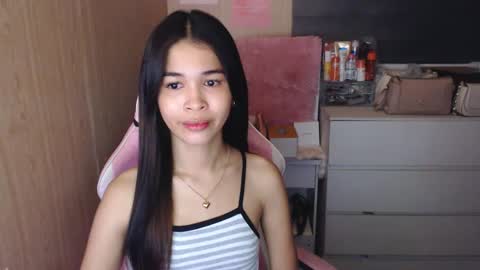 Snapshot of miss_lei18 chatting on 8, 3, 2025 leii online show from 8, 3, 2025