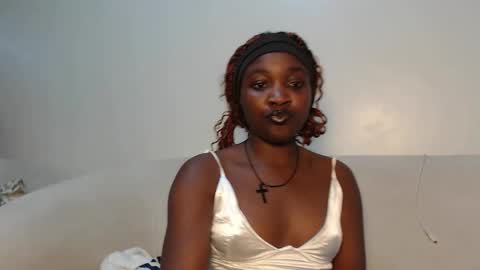 Snapshot of miss_lofti chatting on 30, 10, 2025 Lofti online show from 30, 10, 2025