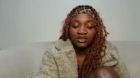 Snapshot of miss_lofti chatting on 8, 11, 2025 Lofti online show from 8, 11, 2025