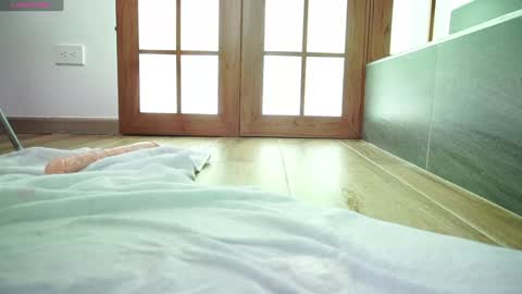 miss_lucyla online show from 3, 1, 2025