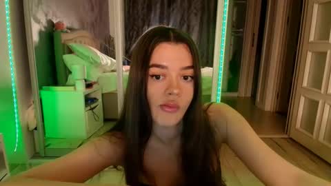 Snapshot of miss_medyson chatting on 18, 11, 2025 miss_medyson online show from 18, 11, 2025