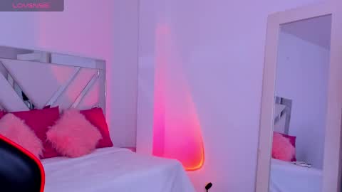   online show from 10, 3, 2025