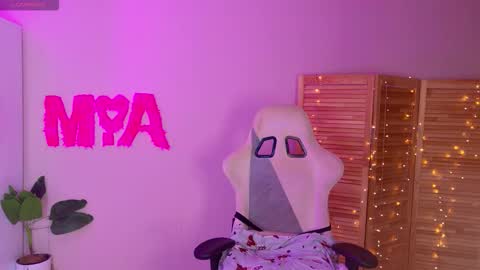 Snapshot of miss_mia_meow chatting on 18, 9, 2025 Mamma Mia online show from 18, 9, 2025