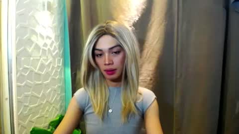 Snapshot of miss_moheera_xxx chatting on 9, 3, 2026 Moheera online show from 9, 3, 2026
