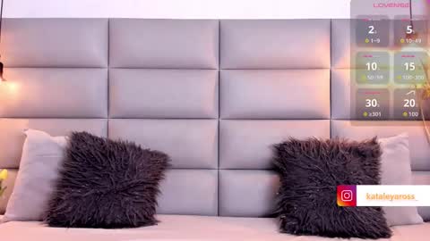 Snapshot of miss_ross_ chatting on 30, 11, 2025 onlyfanskataleyaross online show from 30, 11, 2025