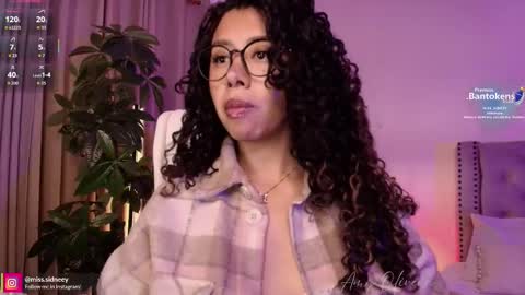 Snapshot of miss_sidney chatting on 24, 9, 2025 Amy Olivera online show from 24, 9, 2025