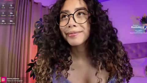 Snapshot of miss_sidney chatting on 29, 9, 2025 Amy Olivera online show from 29, 9, 2025