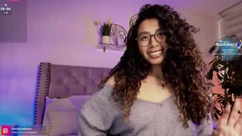 Snapshot of miss_sidney chatting on 6, 10, 2025 Amy Olivera online show from 6, 10, 2025