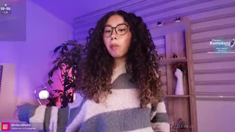 Snapshot of miss_sidney chatting on 8, 10, 2025 Amy Olivera online show from 8, 10, 2025