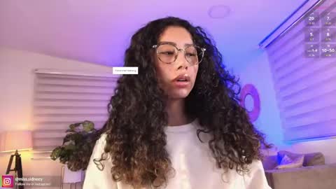 Amy Olivera online show from 20, 4, 2026